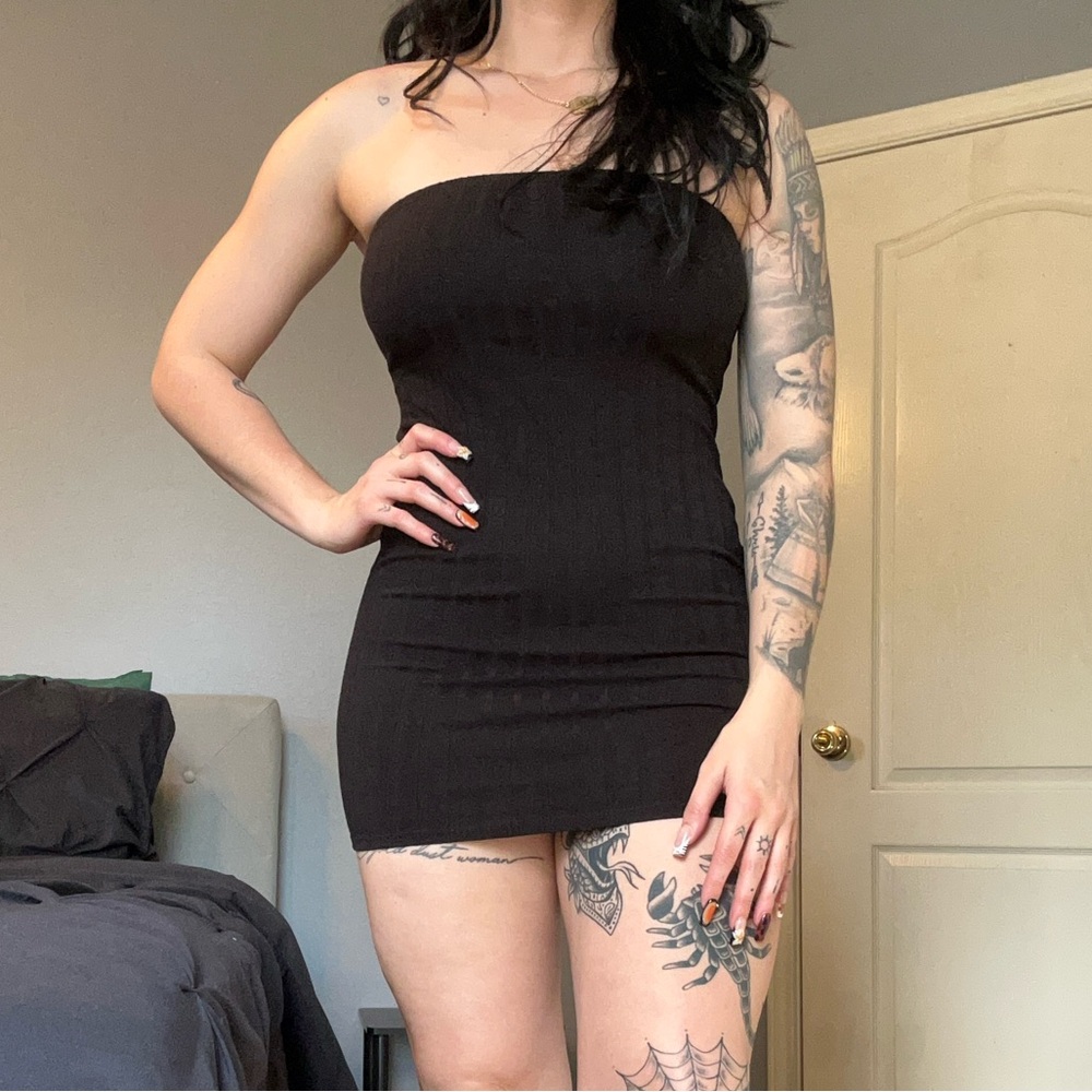 Bozzolo Black Strapless Dress
